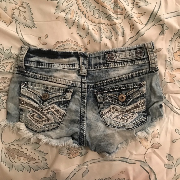 Booty shorts - Picture 2 of 2